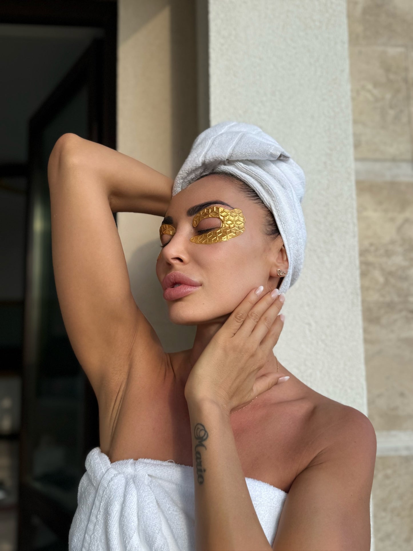 Plasture pentru ochi Caviar Polypeptide Essence – Îngrijire intensivă cu colagen și hidratare (3 buc.)